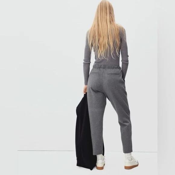 Everlane The Dream Pant Trouser Knit | Heathered Charcoal Gray - Picture 3 of 13